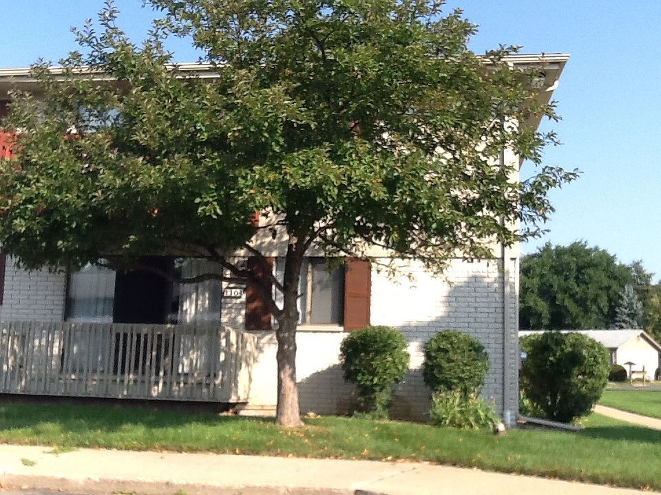 1st image of 1104 Hillcrest Dr