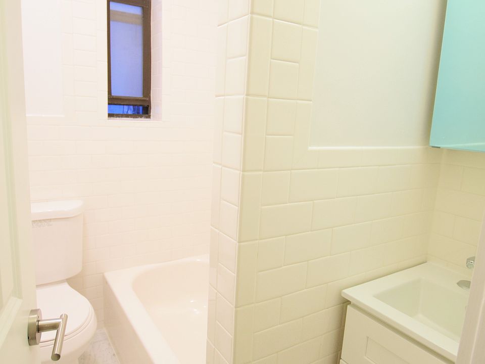 1st image of 223 Bainbridge St #77