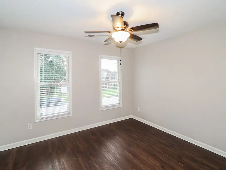 300 N Ericson Rd — Photo 12