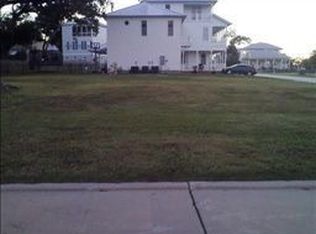 7 Chapel Hill Rd, Bay St Louis, MS 39520