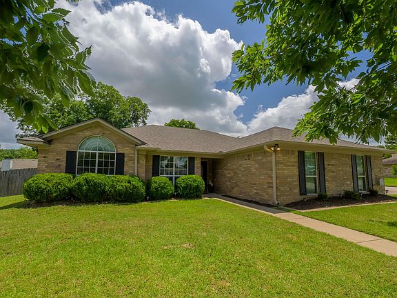 3rd image of 20700 Bluegrass Cir