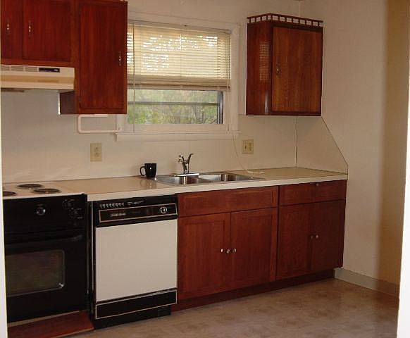 2nd image of 11 LANSING Road
