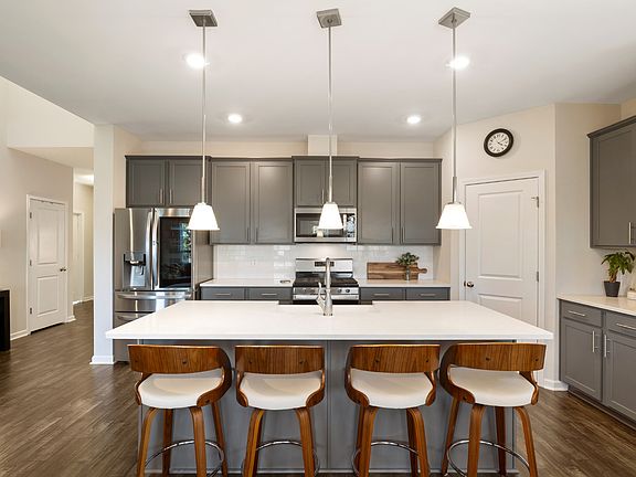 2nd image of 633 Castle Rd