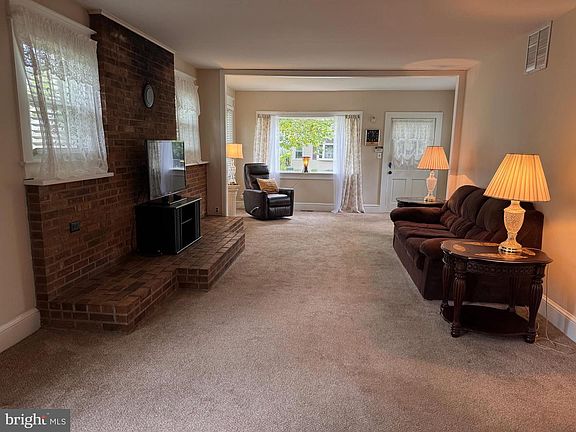 2nd image of 16 Norman Ave
