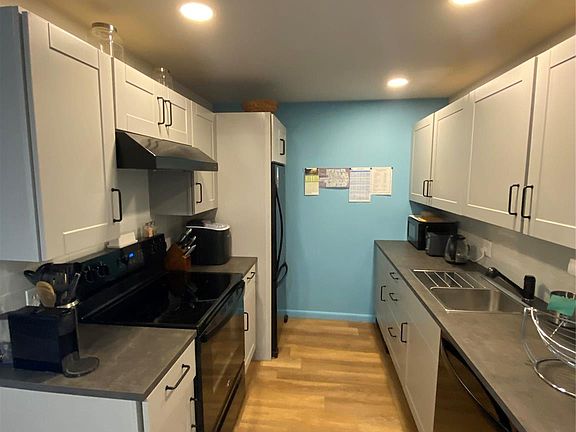 2nd image of 1023 Cambridge B #1023