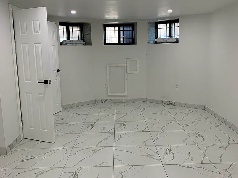 406 Woodbine St #1 — Photo 3
