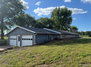 190 Airport Rd, Iberia, MO 65486