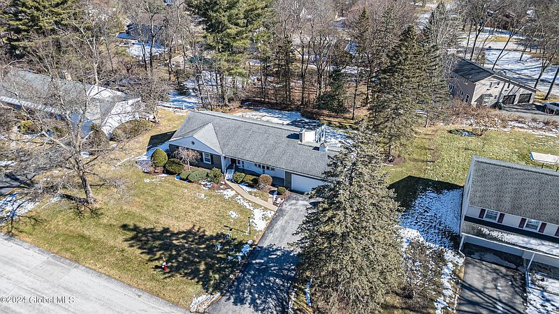 3rd image of 1286 Hawthorn Road