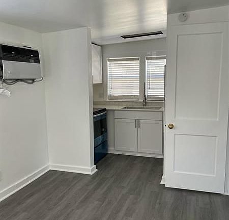 2nd image of 229 Lakeland Dr #1