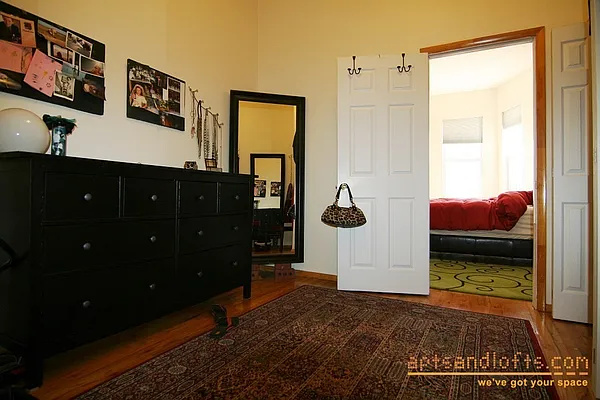 Rented by aptsandlofts.com | media 7