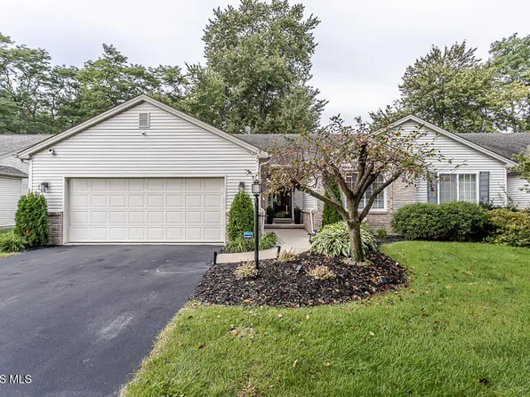 552 Crystal Lake Dr, Holland, OH 43528
