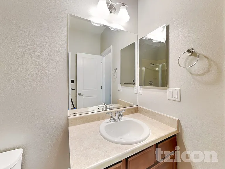 6313 N Genoa Way — Photo 11