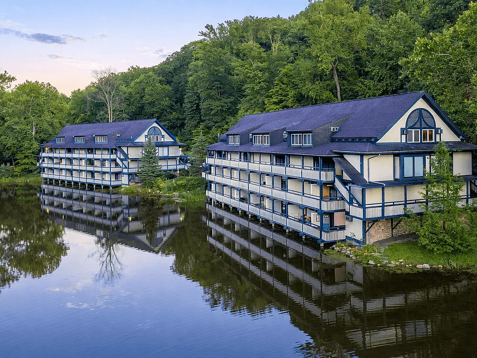 Merriman Valley Apartments & Townhomes