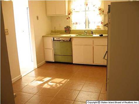 3rd image of 4110 Richmond Ave