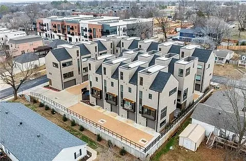 Modern Downtown Bentonville 1BR + Loft | Garage + Patio | Near The Momentary — Photo 2