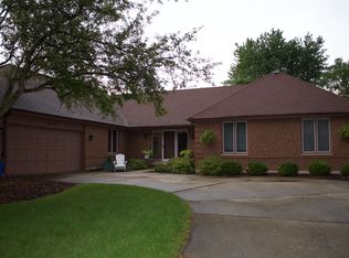 2028 Gladstone Dr, Wheaton, IL 60189