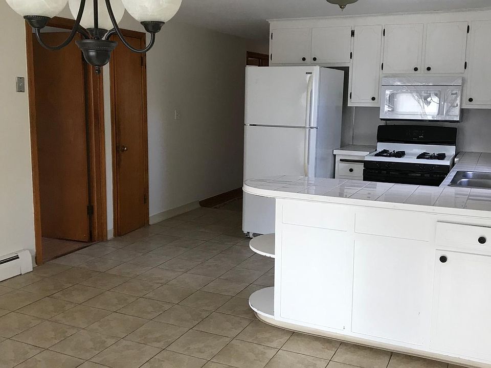 1st image of 149 Carroll St Floor 2
