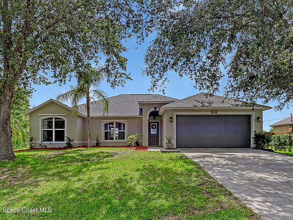 2nd image of 1563 Dozier Cir SE