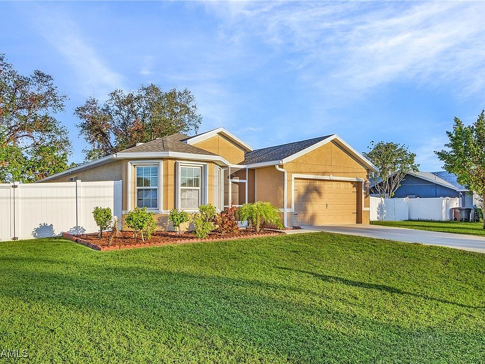 1st image of 1405 SE 20th Pl