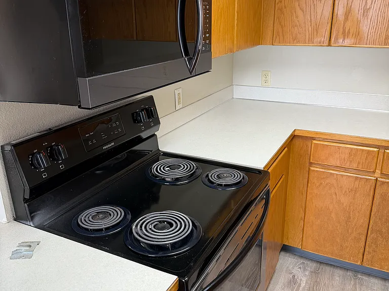 Eagle Crest Apartments — Photo 33