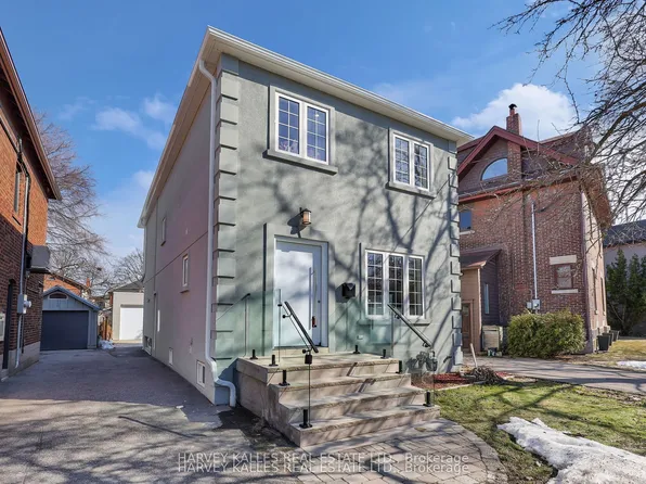 207 Sutherland Dr, Toronto, ON M4G 1J1