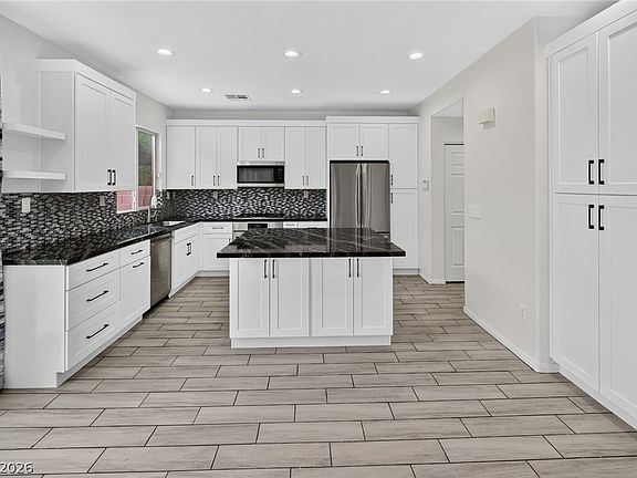 2nd image of 2169 Hosta Ct