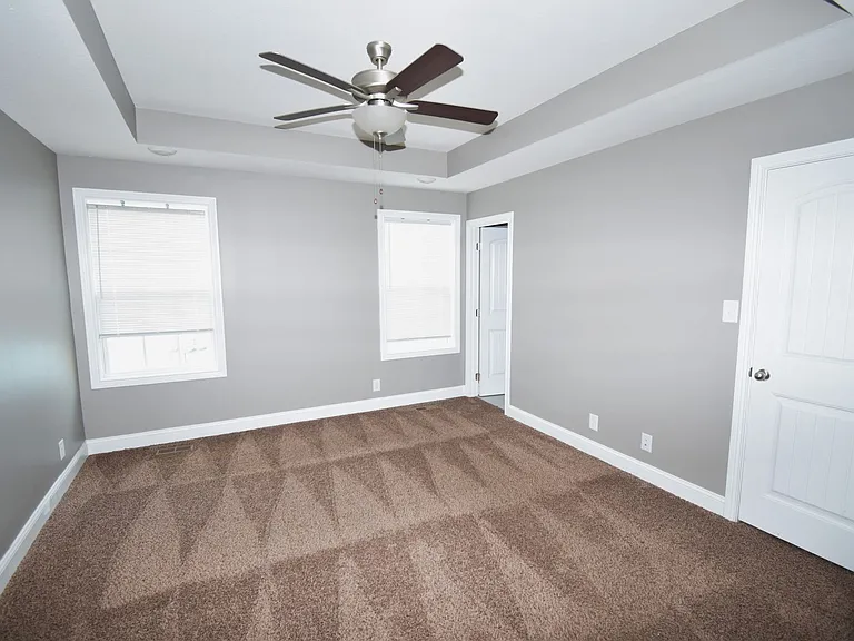 207 Geneva Ln — Photo 21