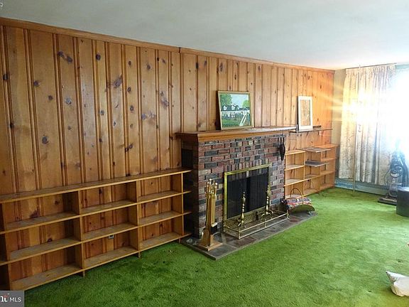 4th image of 2116 Borbeck Ave