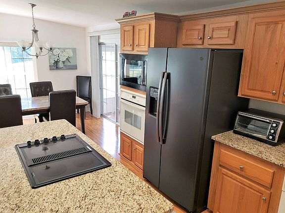 3rd image of 164 Cypress Way
