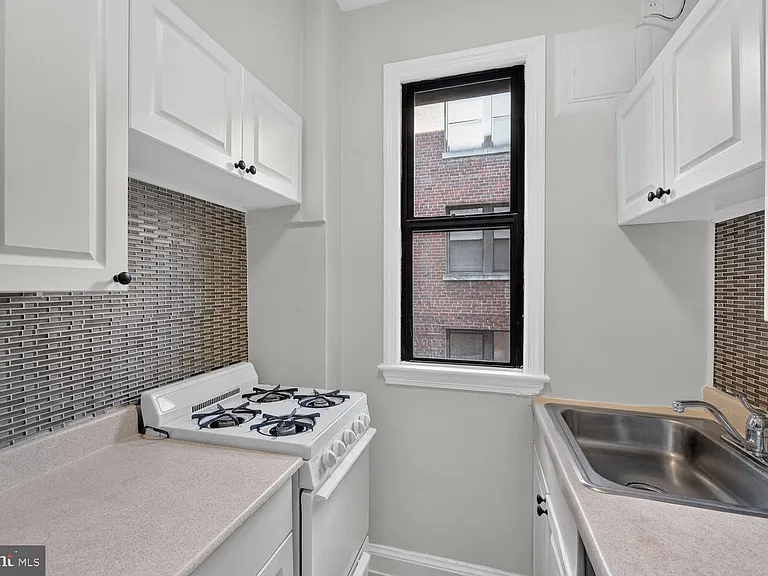2515 K St NW #507 — Photo 8