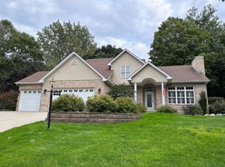 1902 William Dr, Valparaiso, IN 46385