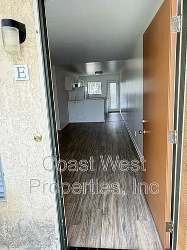 485 Chestnut Ave E Photo 1