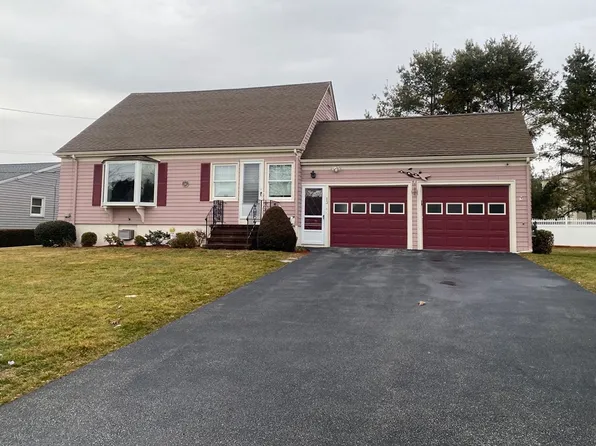 13 Maplewood Ave, Swansea, MA 02777