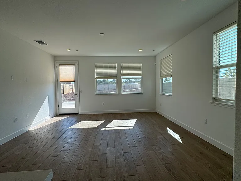 5391 Mandevilla Ct — Photo 6