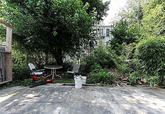 2nd image of 275 Menahan St #2B