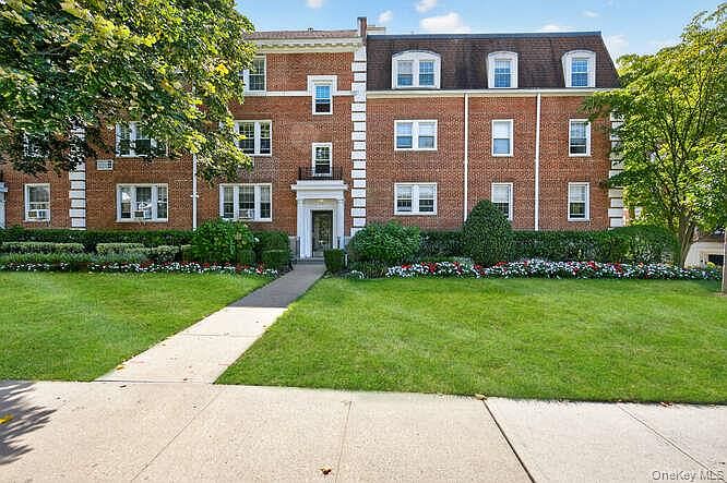 1st image of 32 Hamilton Place #I 3