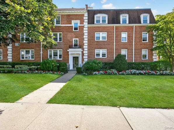 32 Hamilton Place #I 3, Garden City, NY 11530