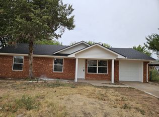 1102 Loyadell St, Altus, OK 73521