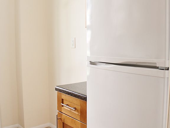 5th image of 510 E 79th St APT 3C