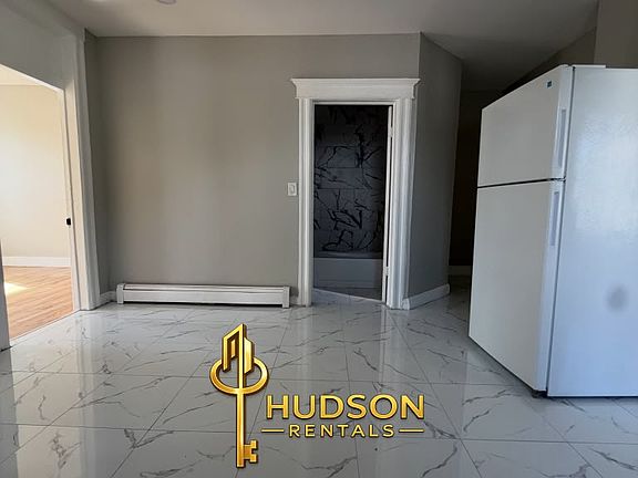 2nd image of 76 Clerk St Floor 3
