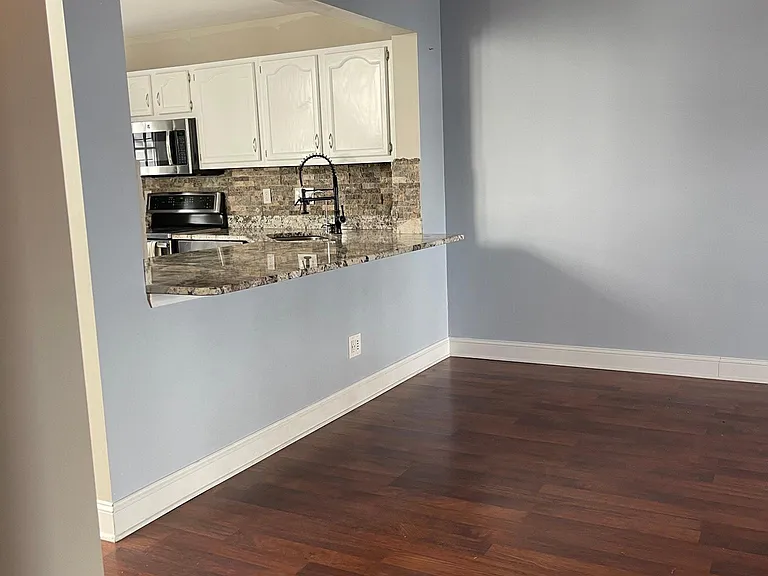 8223 Southgate Commons Dr — Photo 6