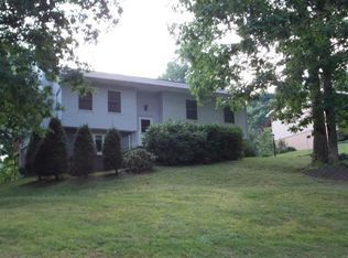 606 Ashley Ln, Summersville, WV 26651