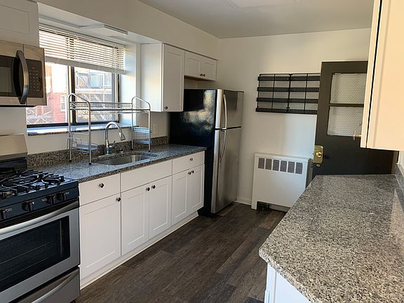3rd image of 1508 W Farwell Ave APT 1C