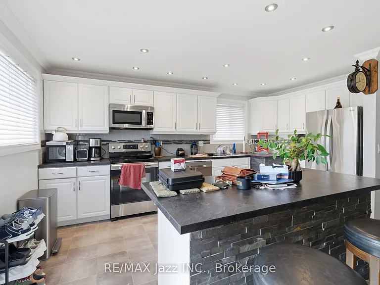 1235 Somerville St #UPPER FLOOR — Photo 9