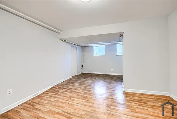 3 bed, $1,350 — Photo 2