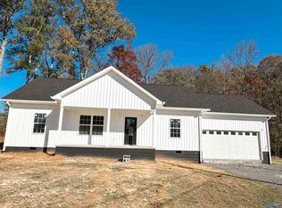 221 Justin Ln, Union Grove, AL 35175