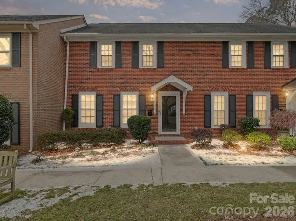 8078 Knights Bridge Rd, Charlotte, NC 28210