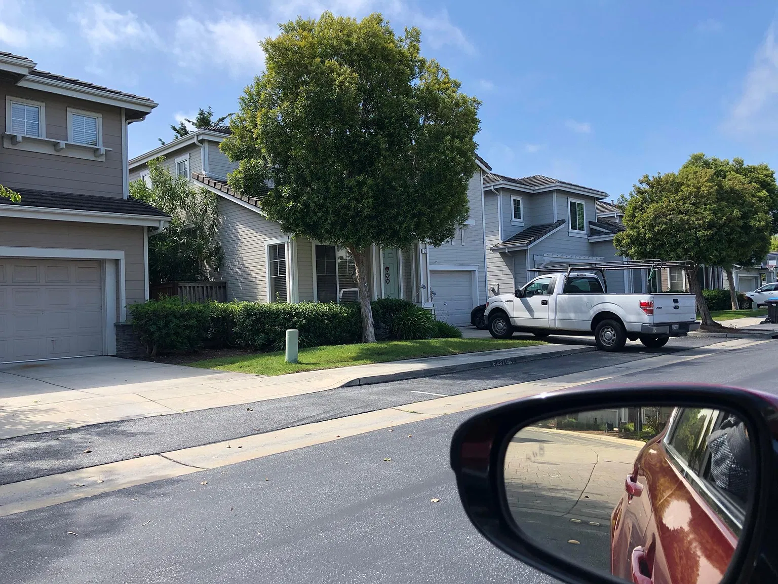 512 Breakwater Dr — Photo 1