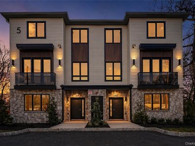 5 Mirror Lake Road #202, Spring Valley, NY, 10977