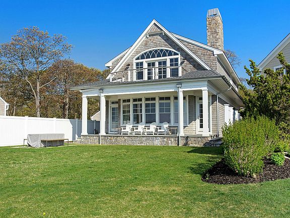 2nd image of 3270 Peconic Bay Blvd